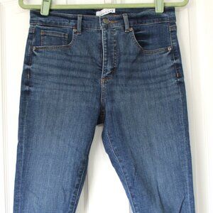 NWOT LOFT High Rise Skinny Jeans Medium Wash Frayed Hem Size 29/8